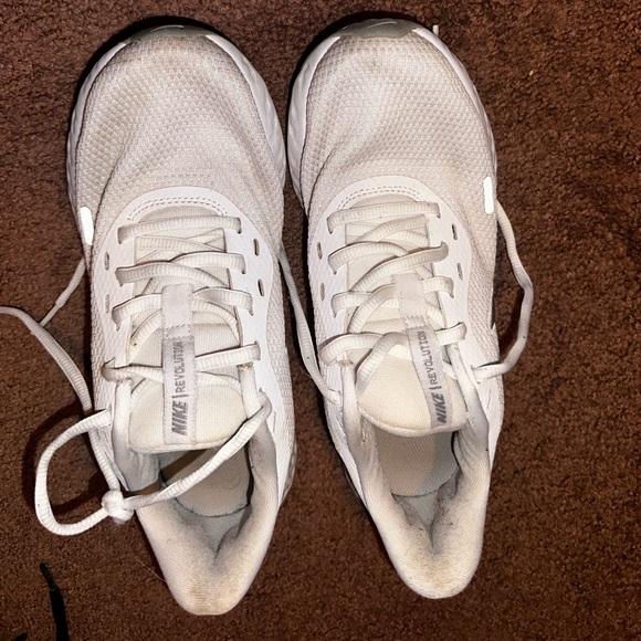 Women’s Nike, worn but not a lot. Did just wash them size 7.5 - Picture 1 of 4